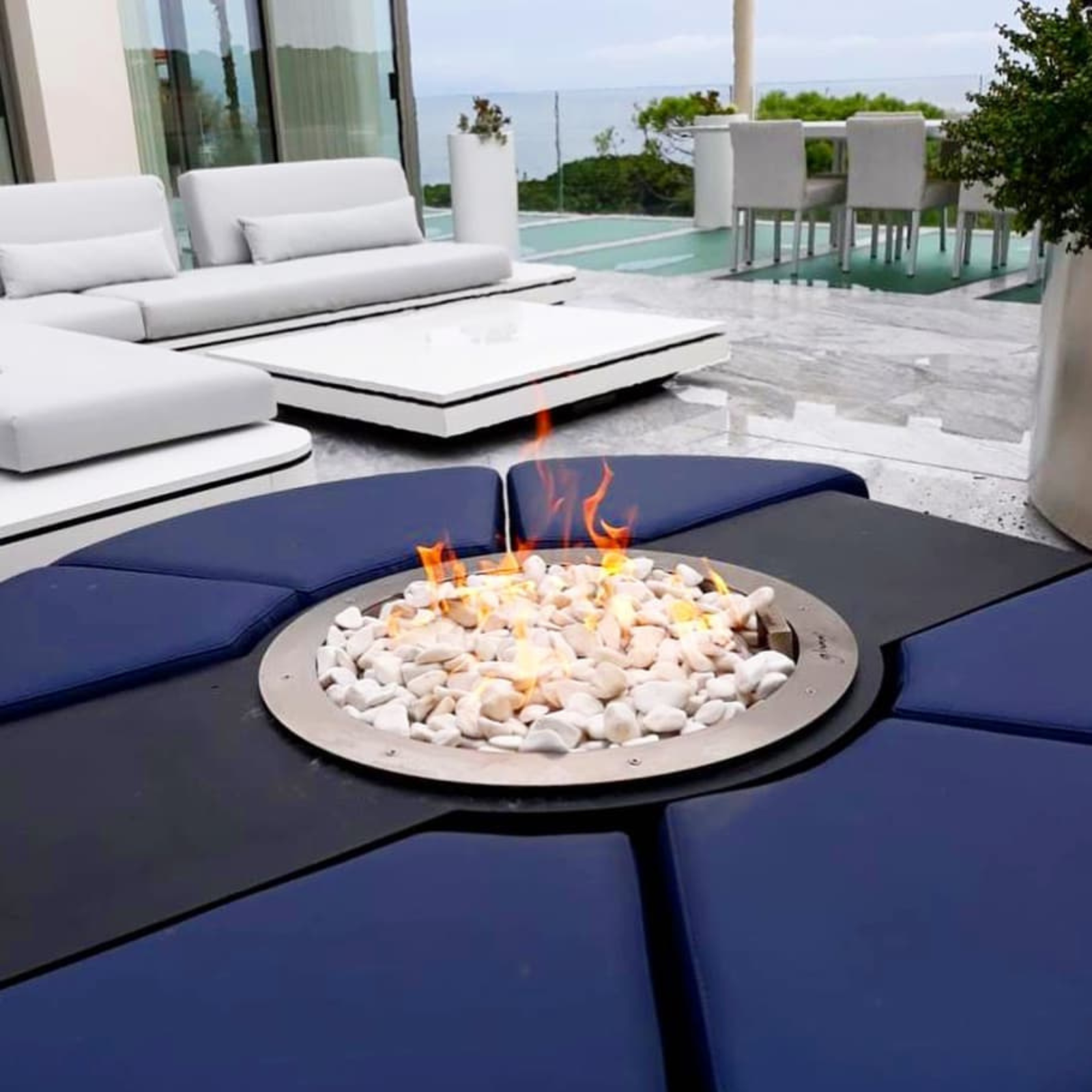 GlammFire Circus Outdoor Fire Table with Seating