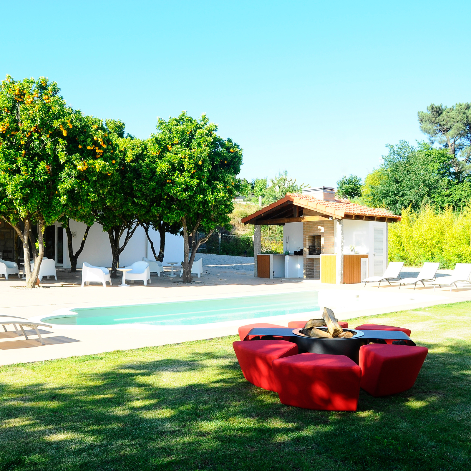 GlammFire Circus Outdoor Fire Table with Seating