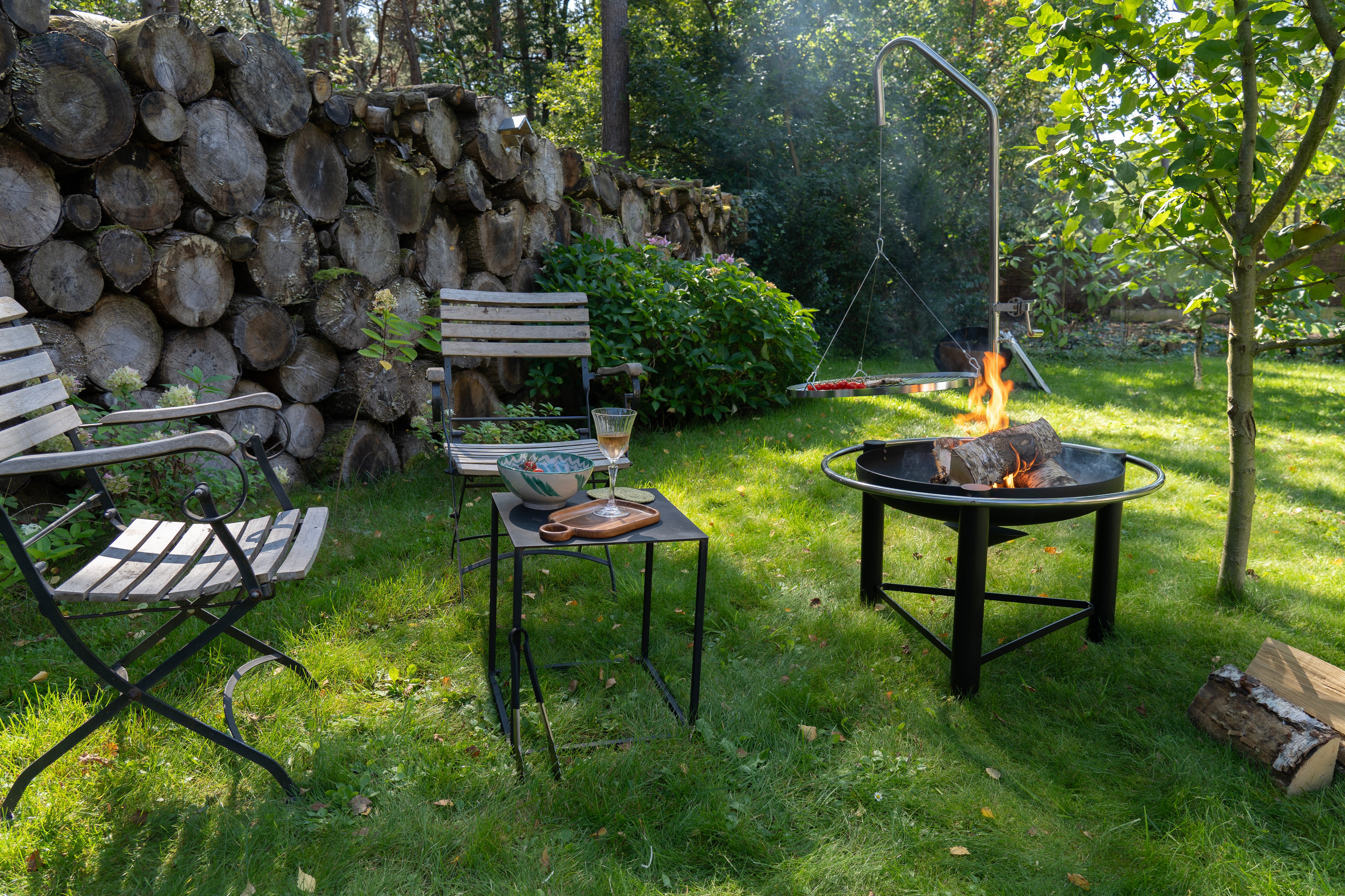 HEAT Pendal Fire Bowl With Swinging Grill