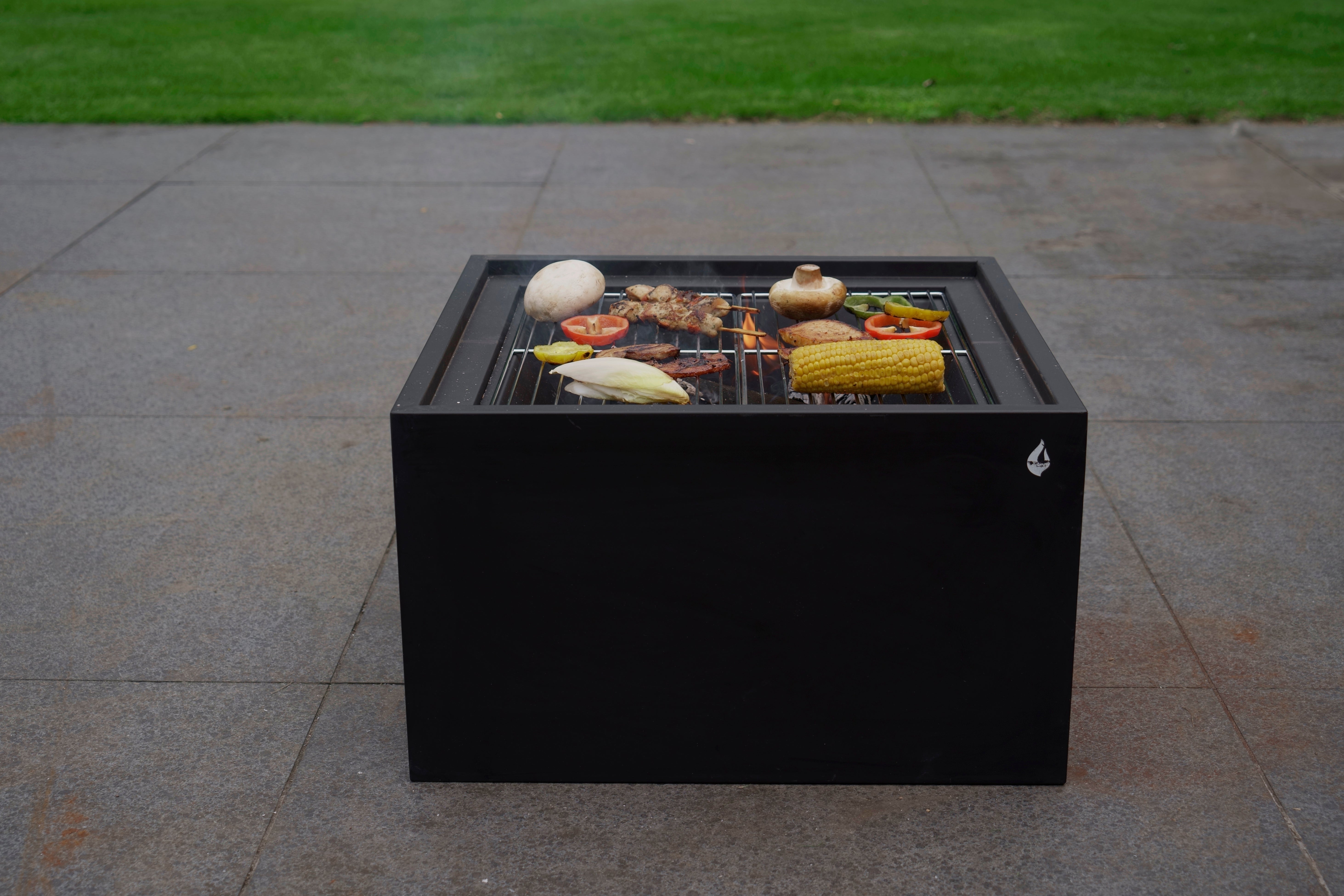 HEAT 3-in-1 Fire basket, Grill, & Side Table