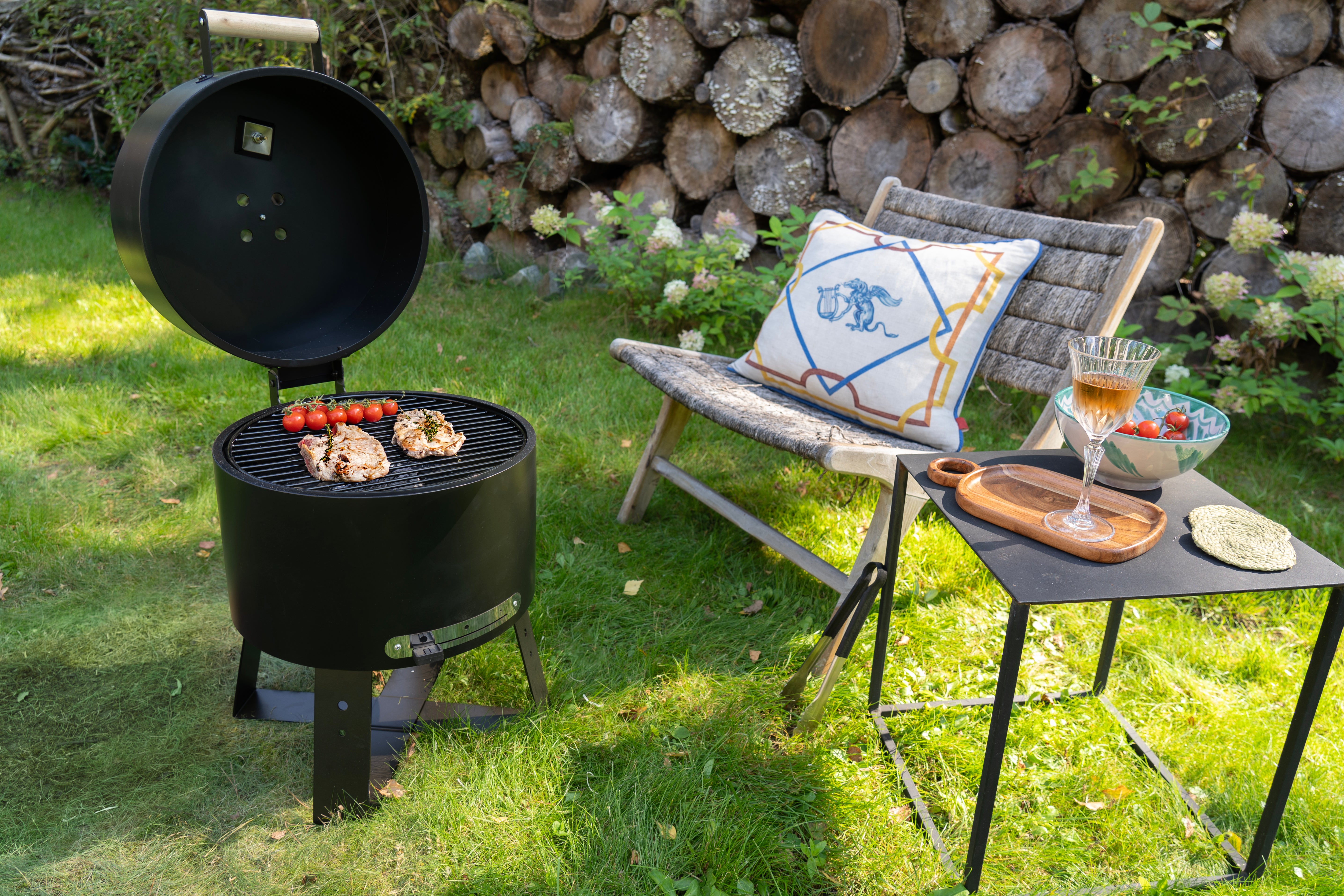 HEAT Braten Small BBQ Grill With Lid