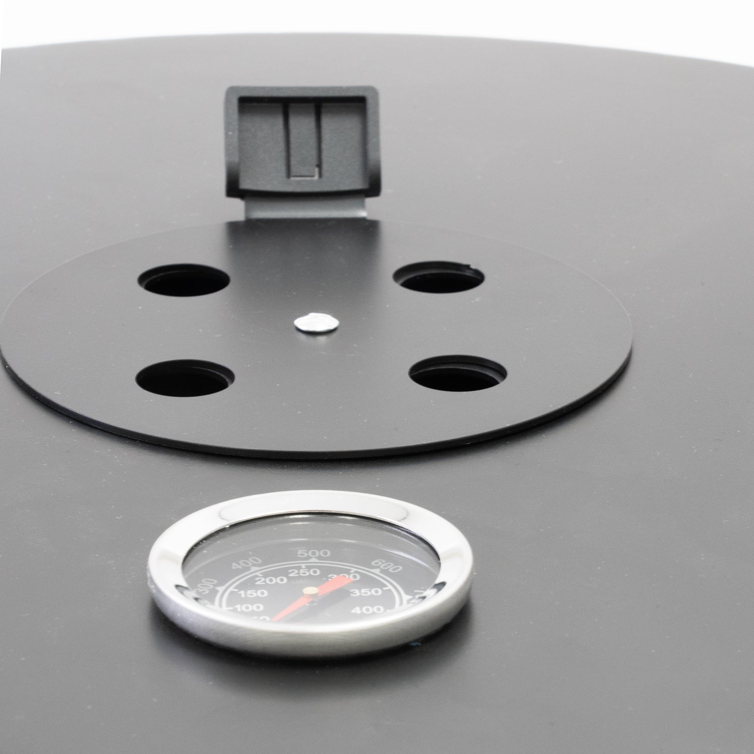 HEAT Braten Small BBQ Grill With Lid