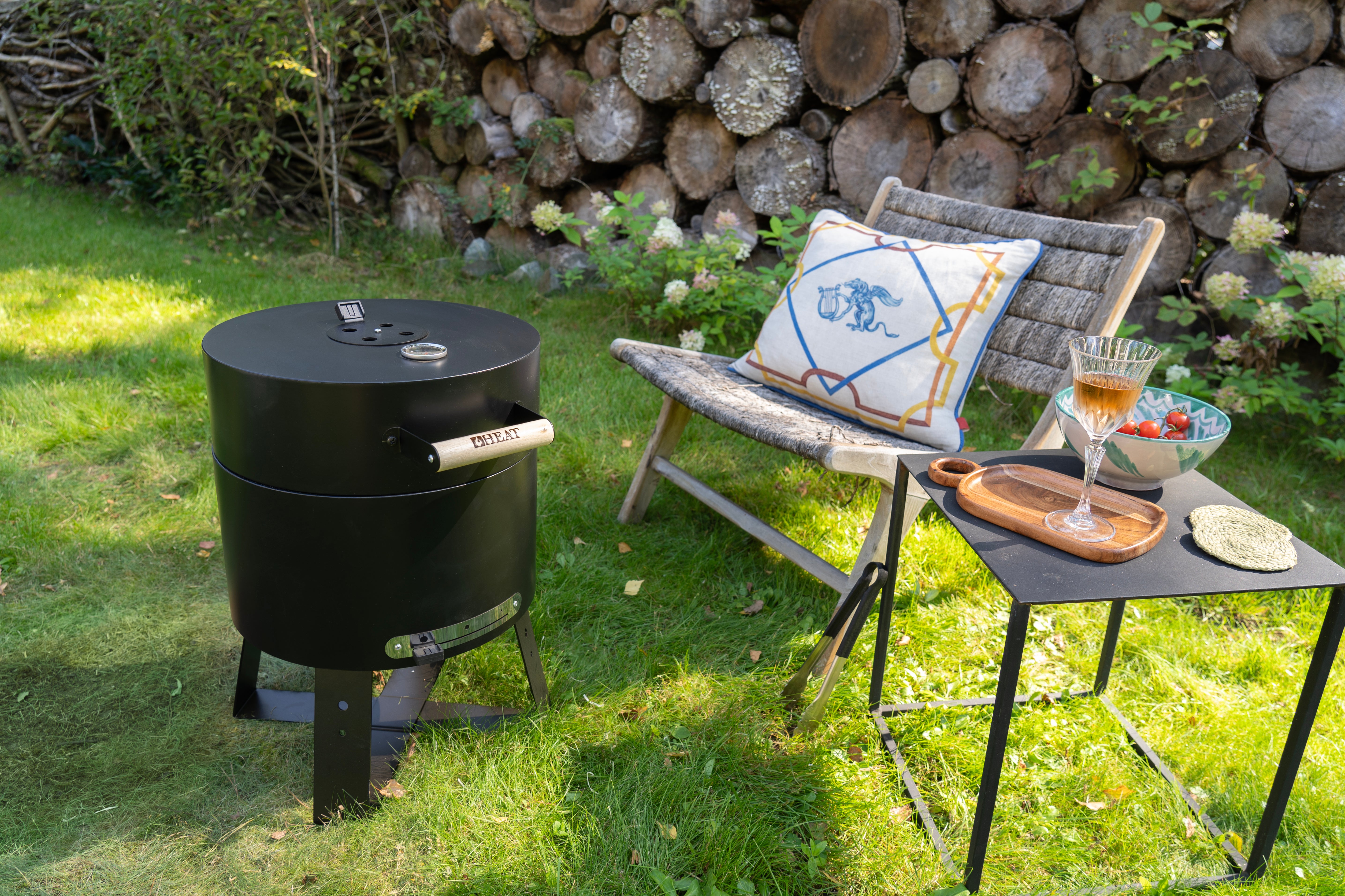 HEAT Braten Small BBQ Grill With Lid