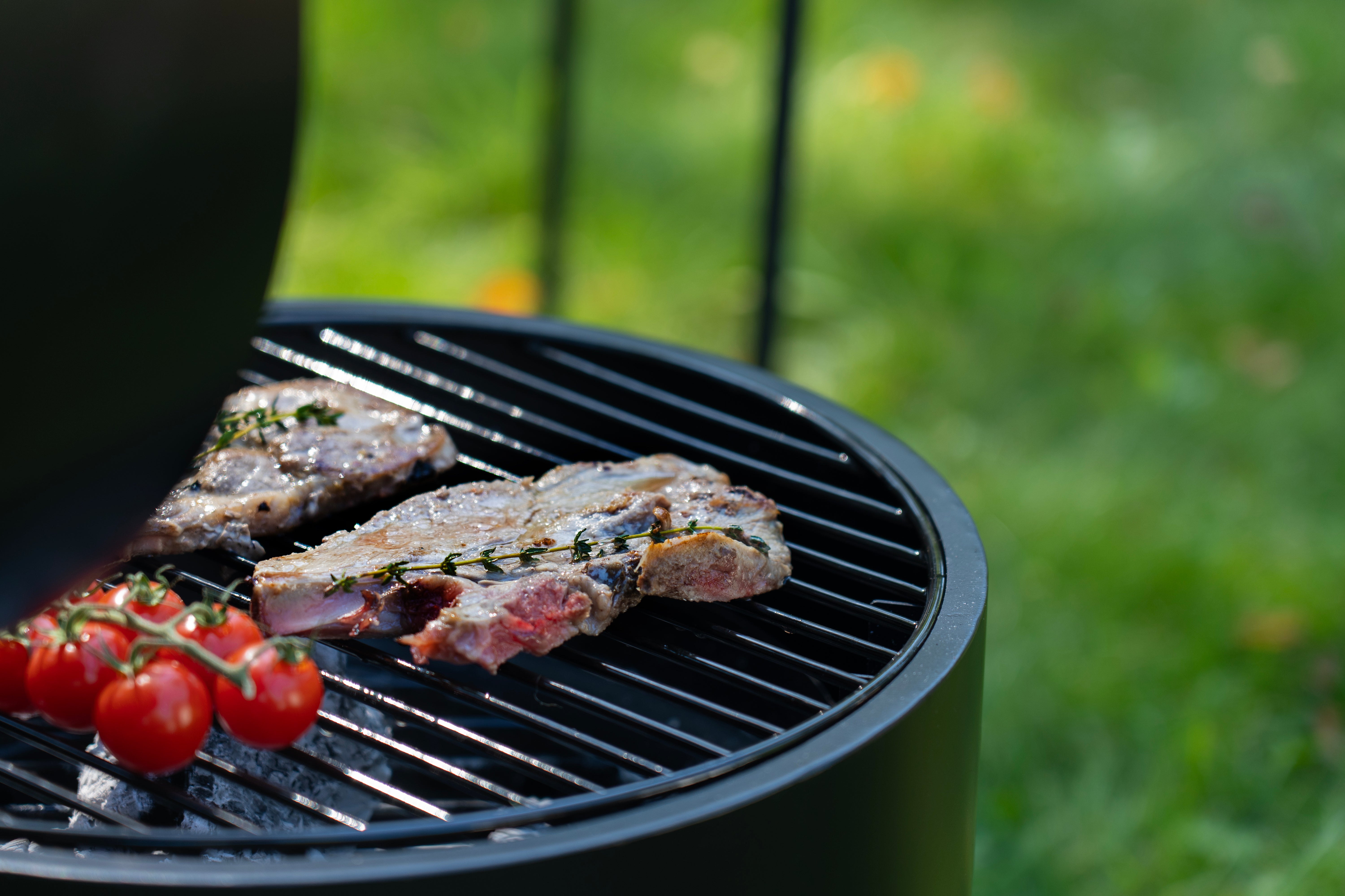 HEAT Braten Small BBQ Grill With Lid