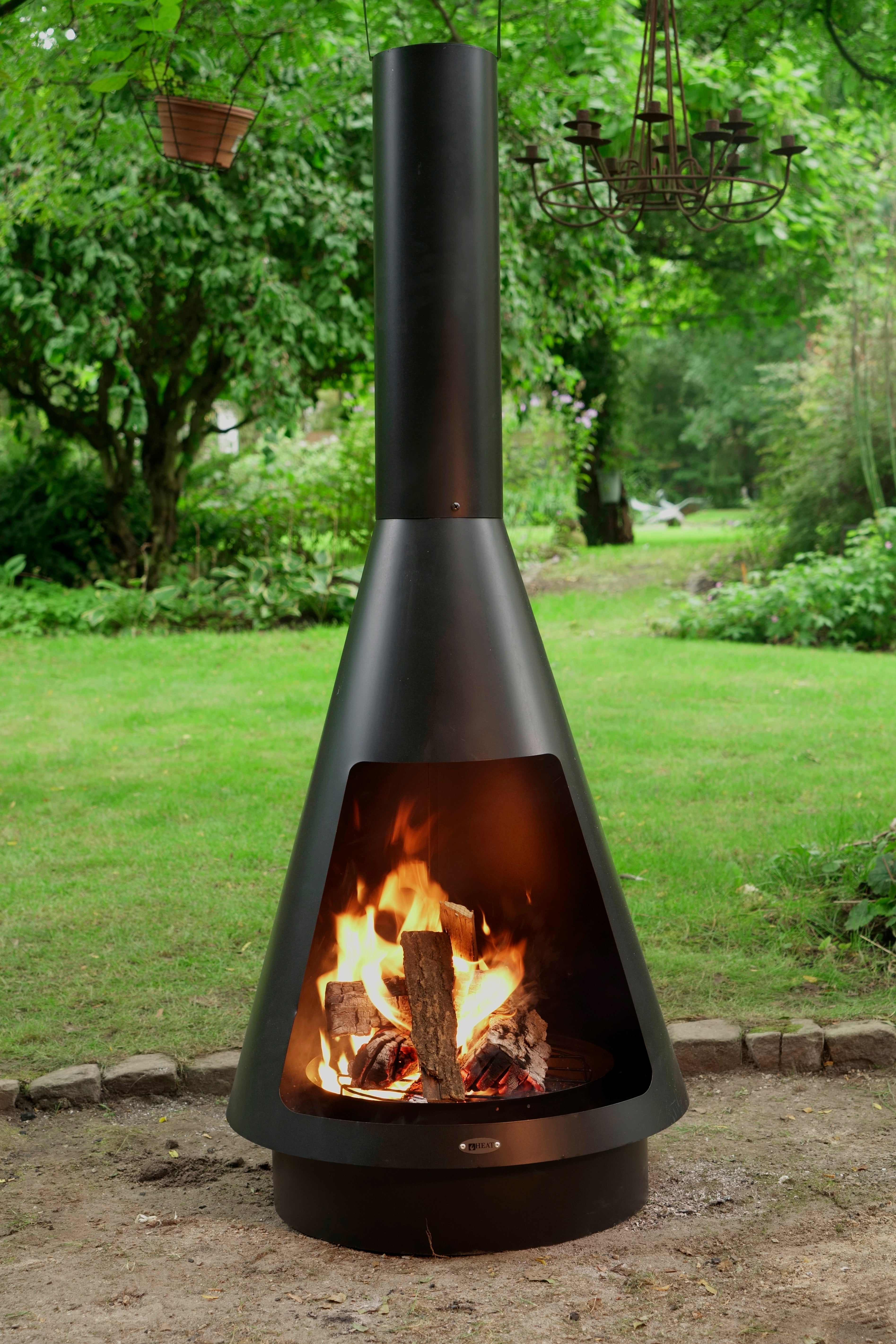 HEAT La Luz Outdoor Garden Fireplace - Black