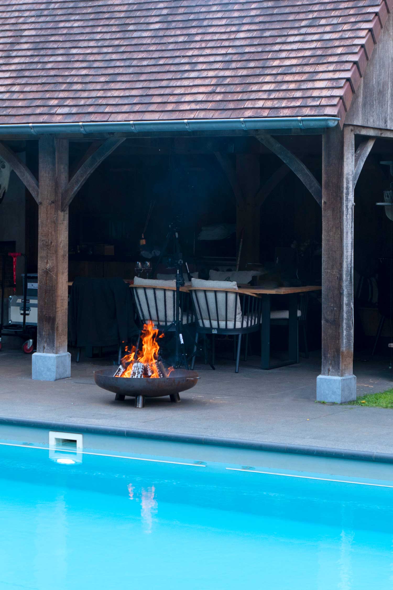 MOODZ 80cm Fire Bowl With Feet & Handles - Corten Steel