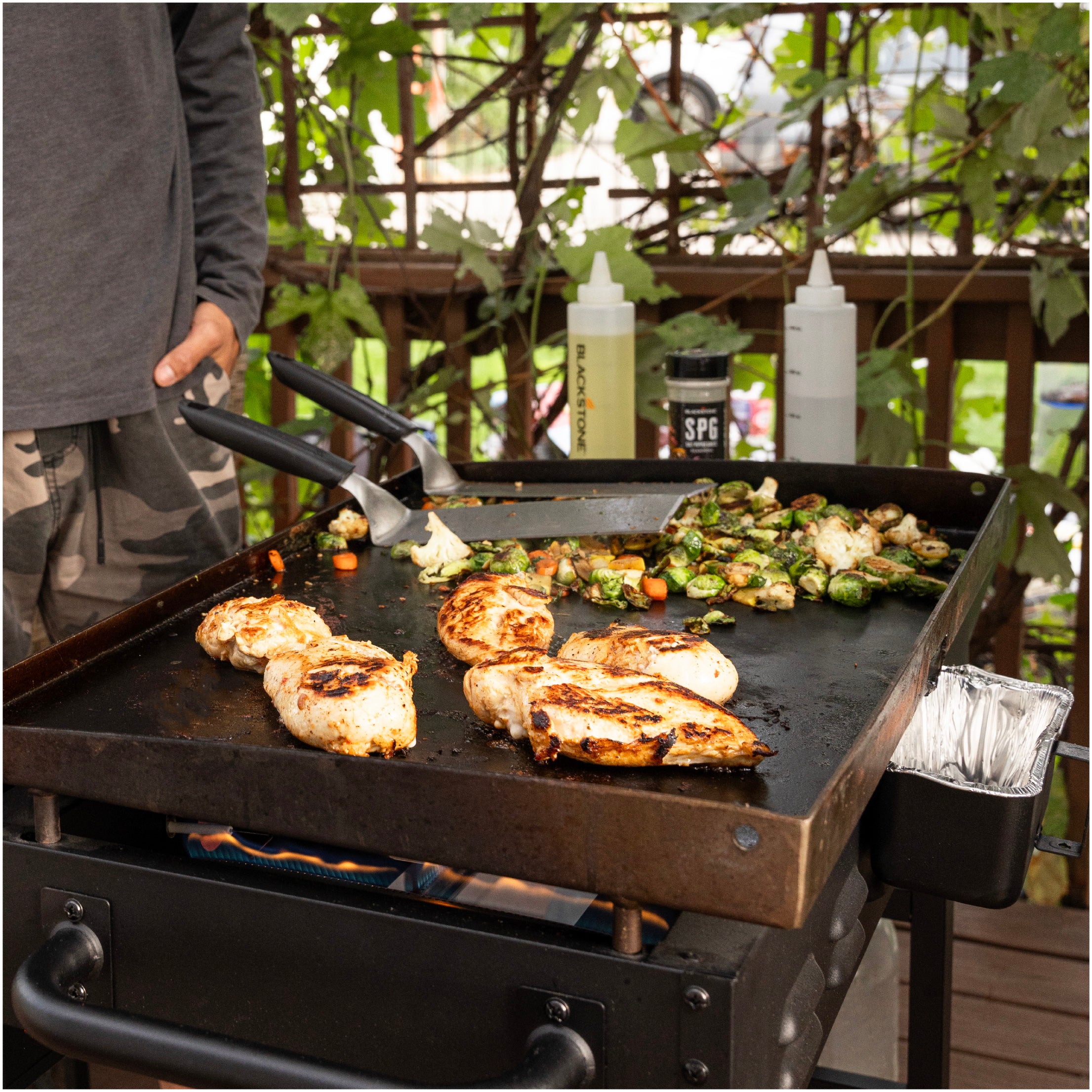 Blackstone Griddle With Side Shelf Cooking Station - 28" (257-2145EU)