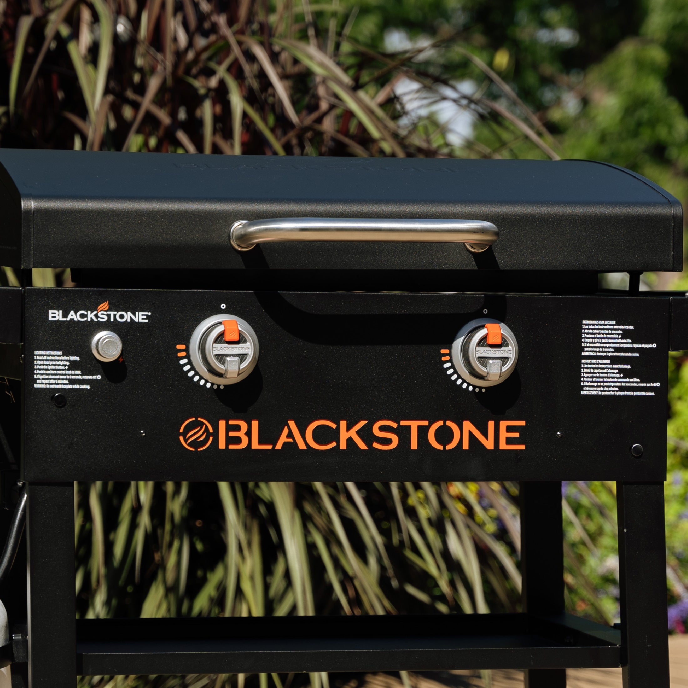 Blackstone Griddle With Side Shelf & Cooking Hood - 28" (257-2147EU)