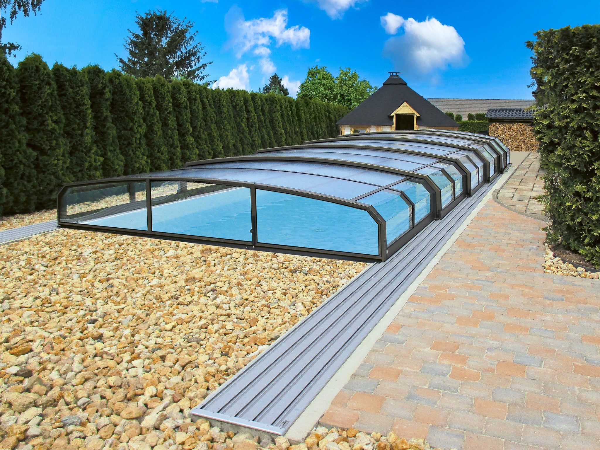 Oceanic Low Telescopic Pool Enclosure Alukov