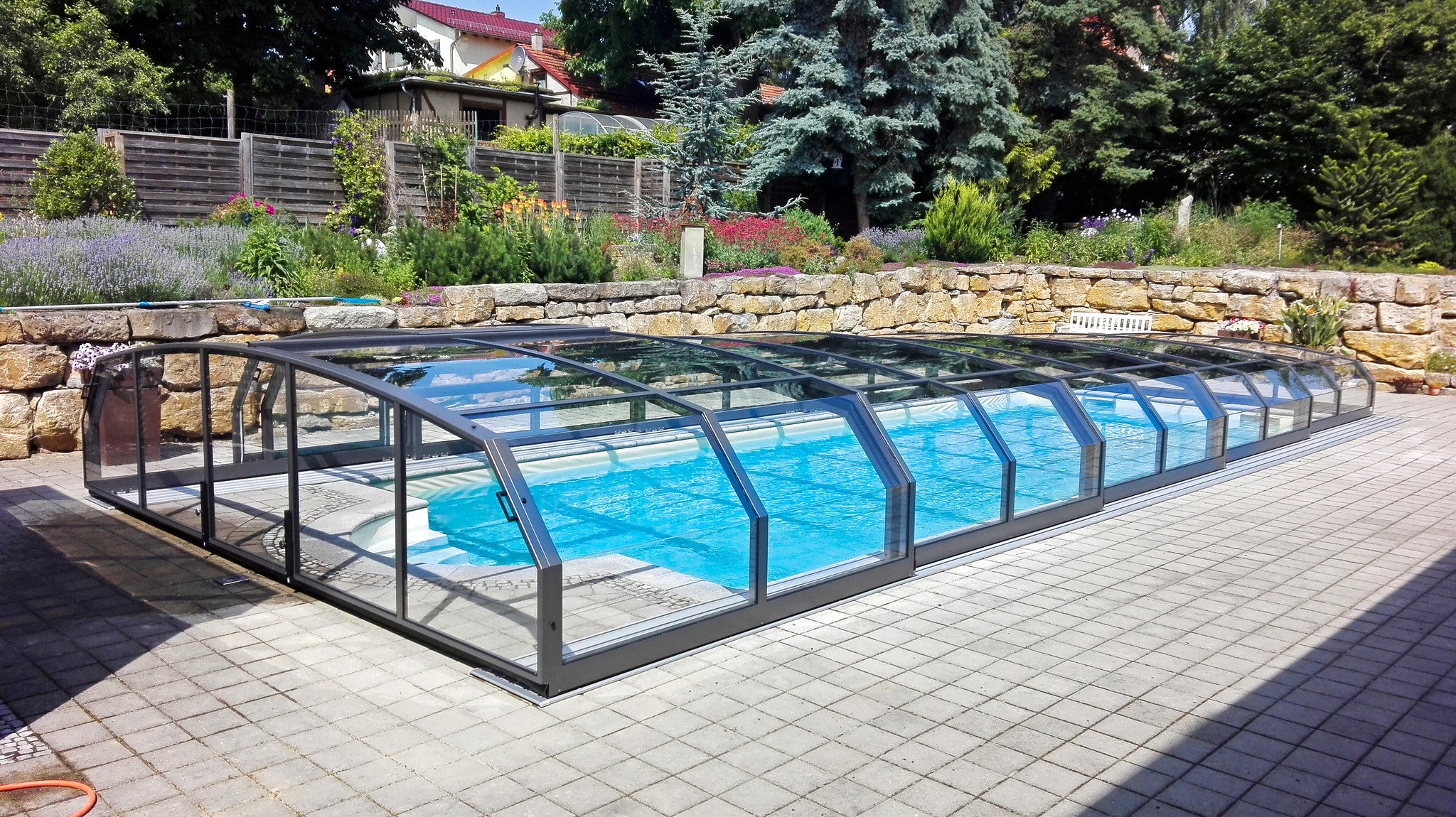 Oceanic Low Telescopic Pool Enclosure Alukov