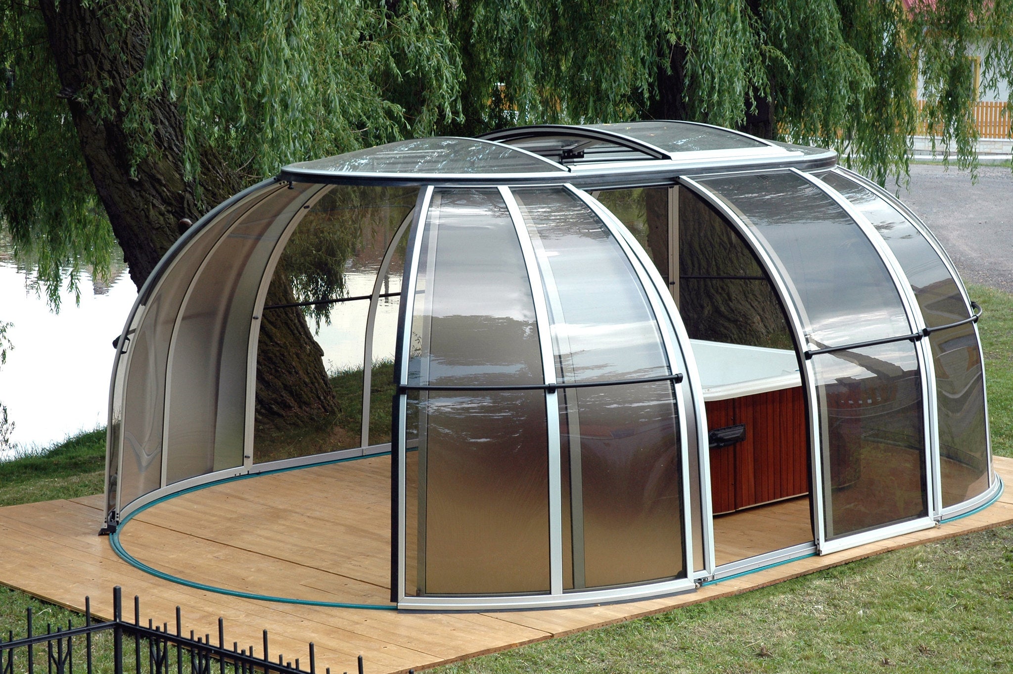 Sunhouse Spa Dome Hot Tub Enclosure Alukov
