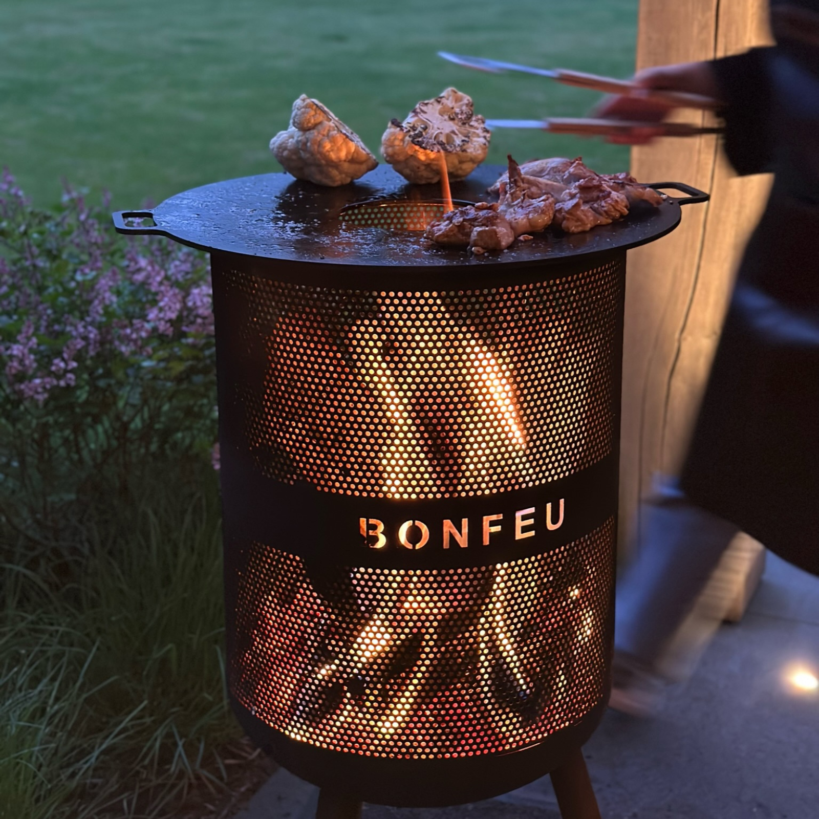 Bonfeu Bonves 45 Garden Fire Basket Grill - Black