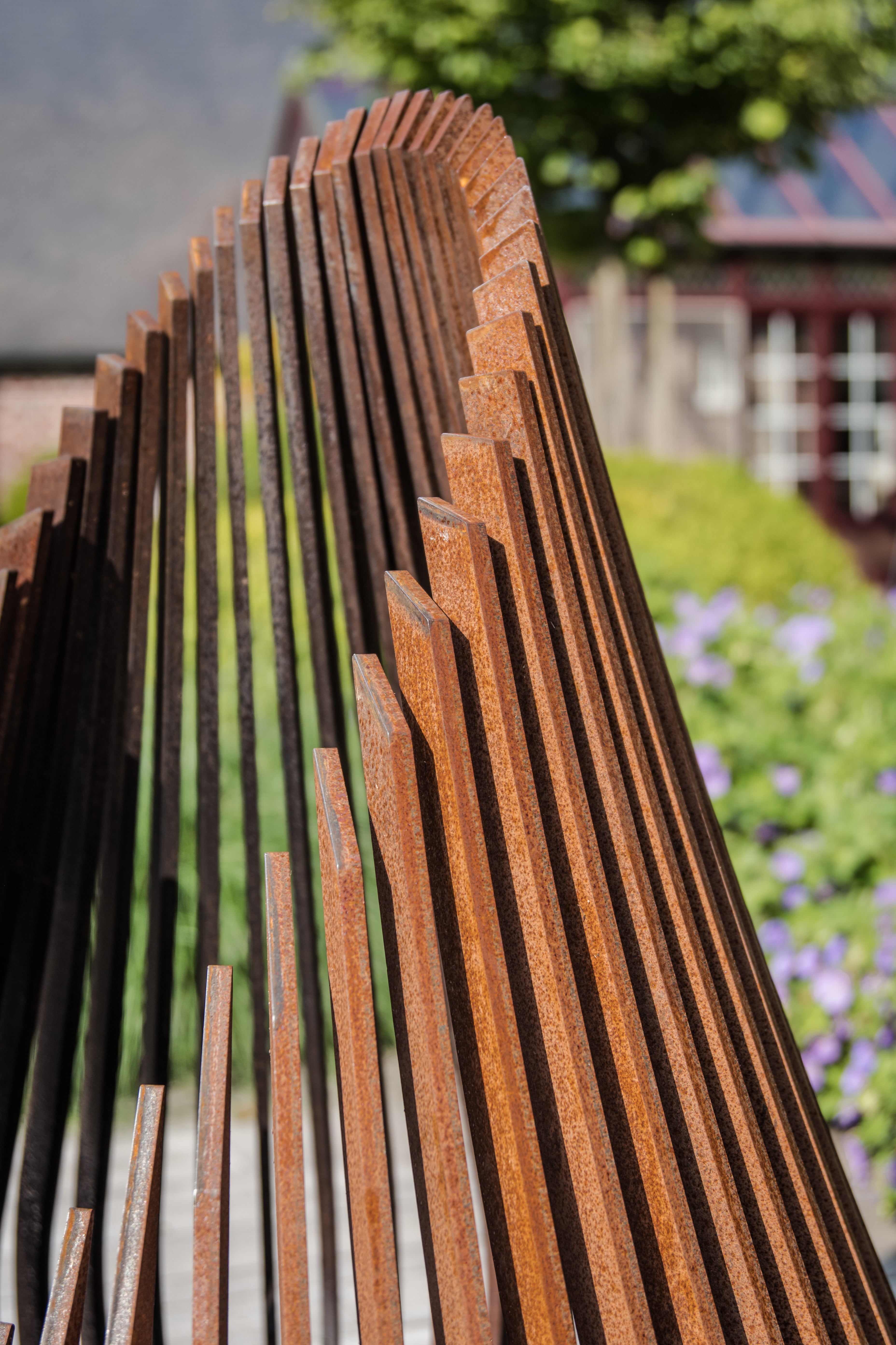 Glowbus Dewdrop Corten Steel - Extra Large (150cm x 100cm)