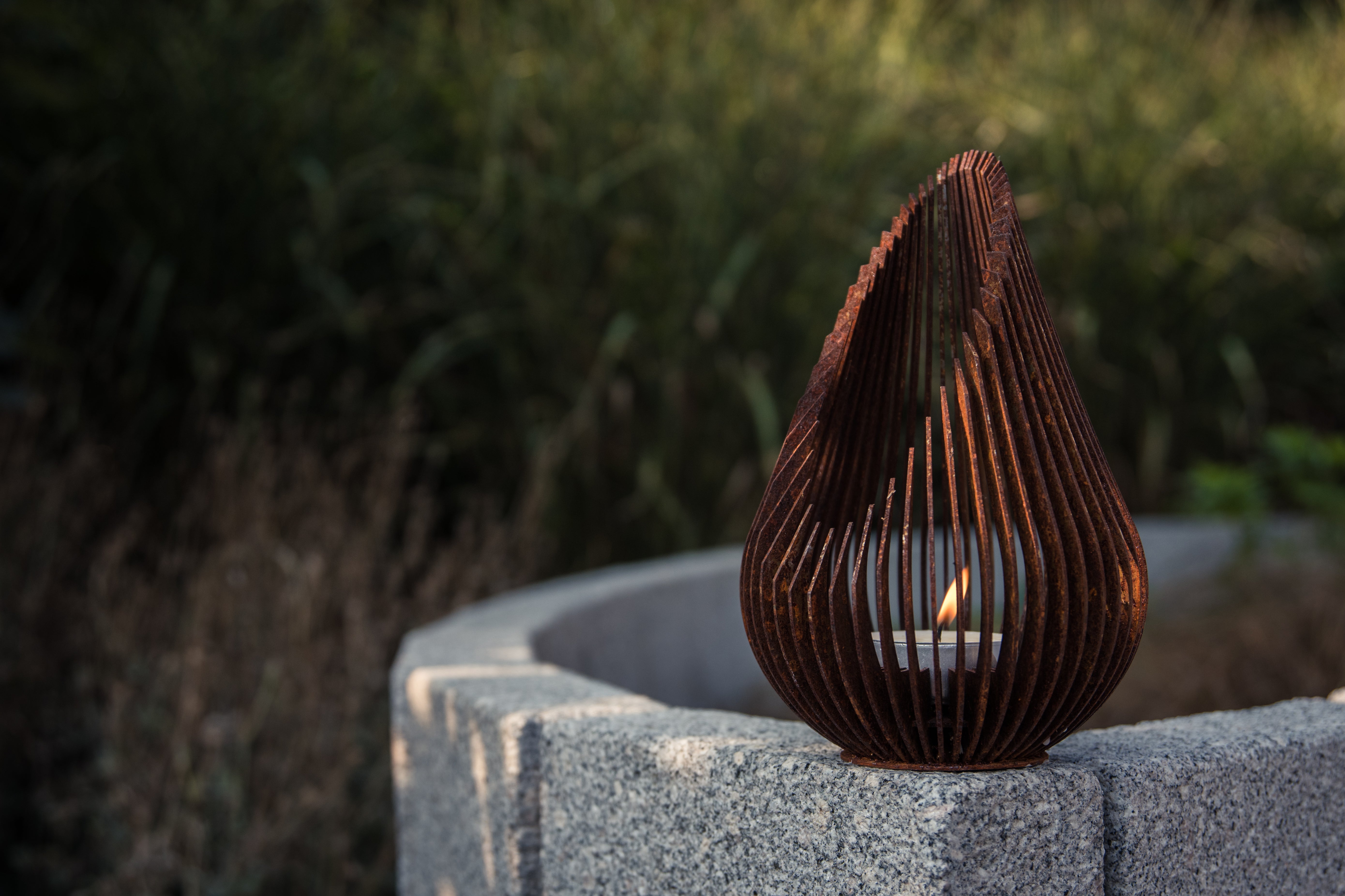 Glowbus Growdrop Corten Steel - Large (15cm x 22cm)
