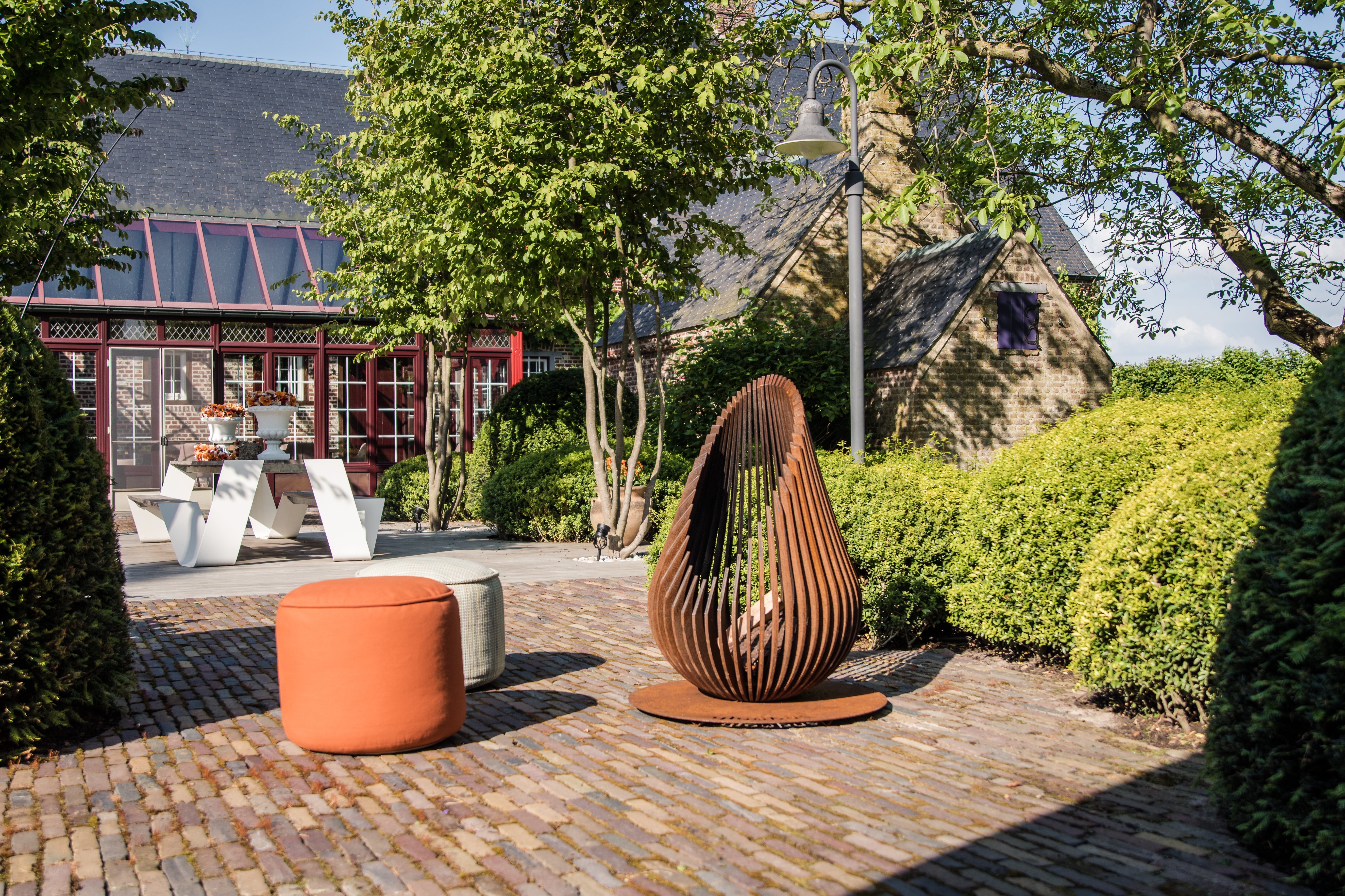 Glowbus Dewdrop Corten Steel - Extra Large (150cm x 100cm)
