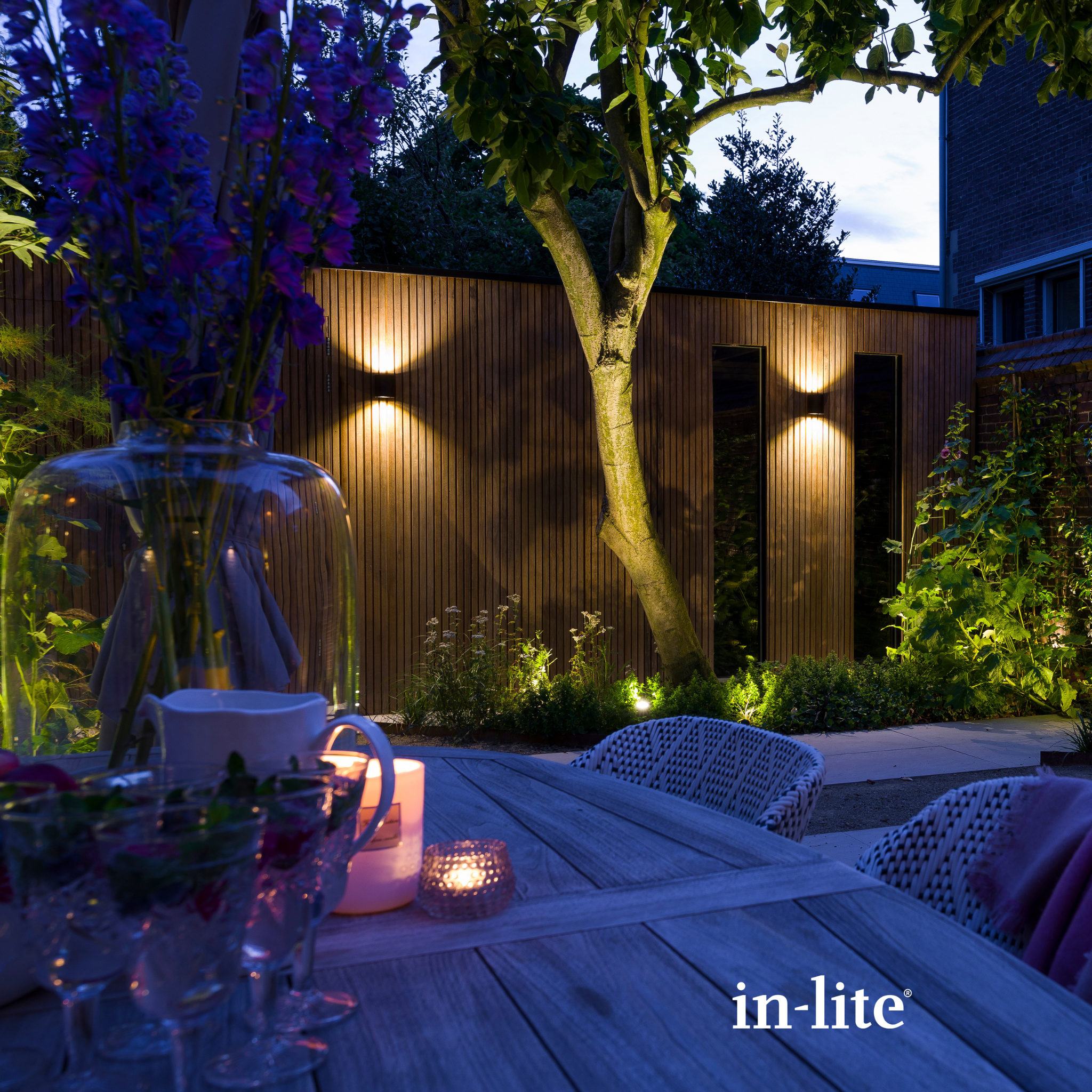 IN-LITE Halo Up/Down 12v Wall Light - Black