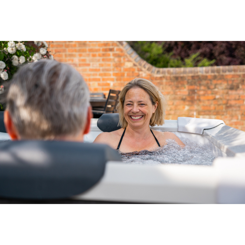 MSpa Oslo Portable Hot Tub - 4-6 Person