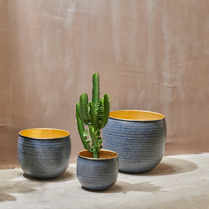 Nkuku Tembesi Etched Planter - Antique Black & Brass / Antique Brass (Large)