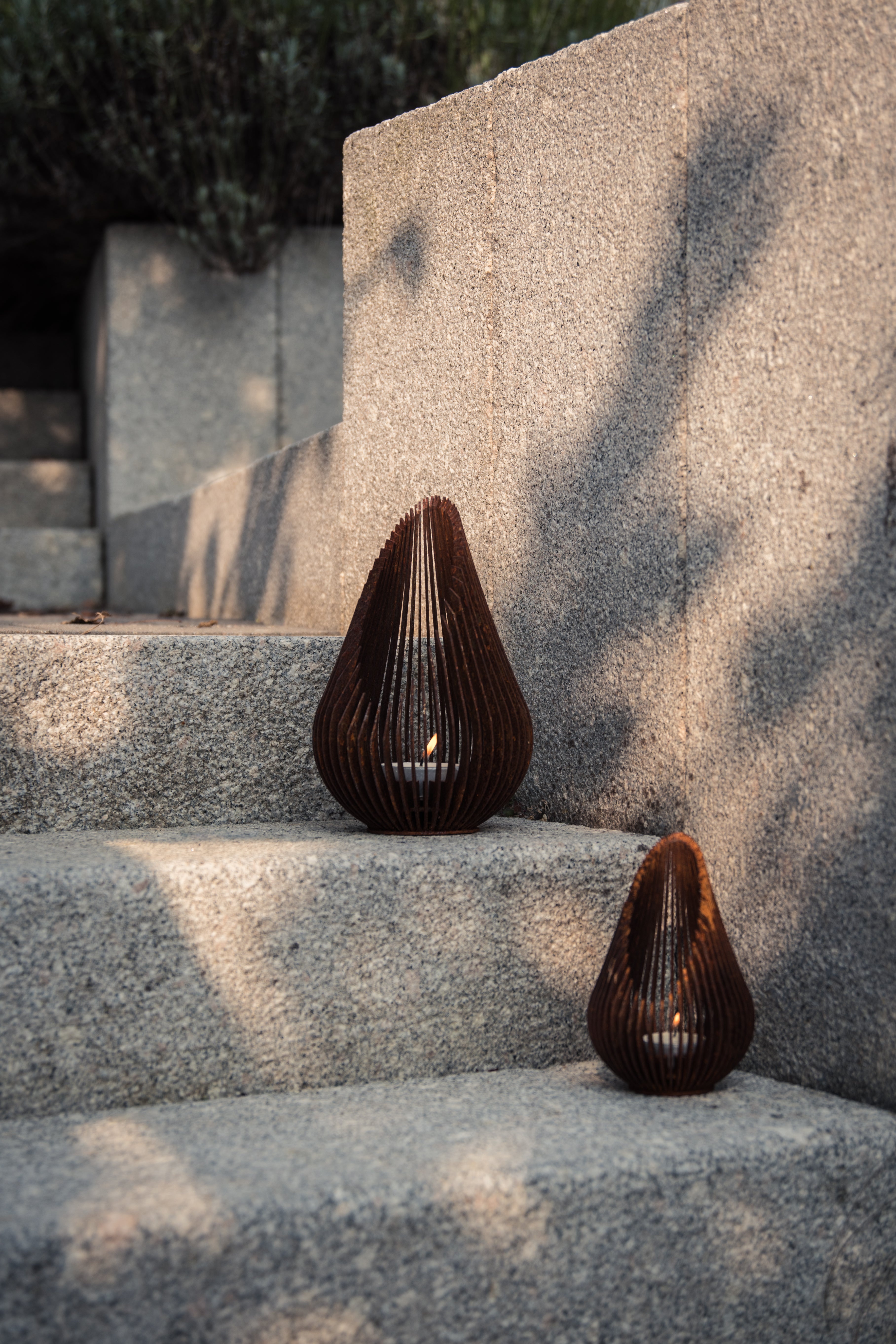 Glowbus Growdrop Corten Steel - Large (15cm x 22cm)
