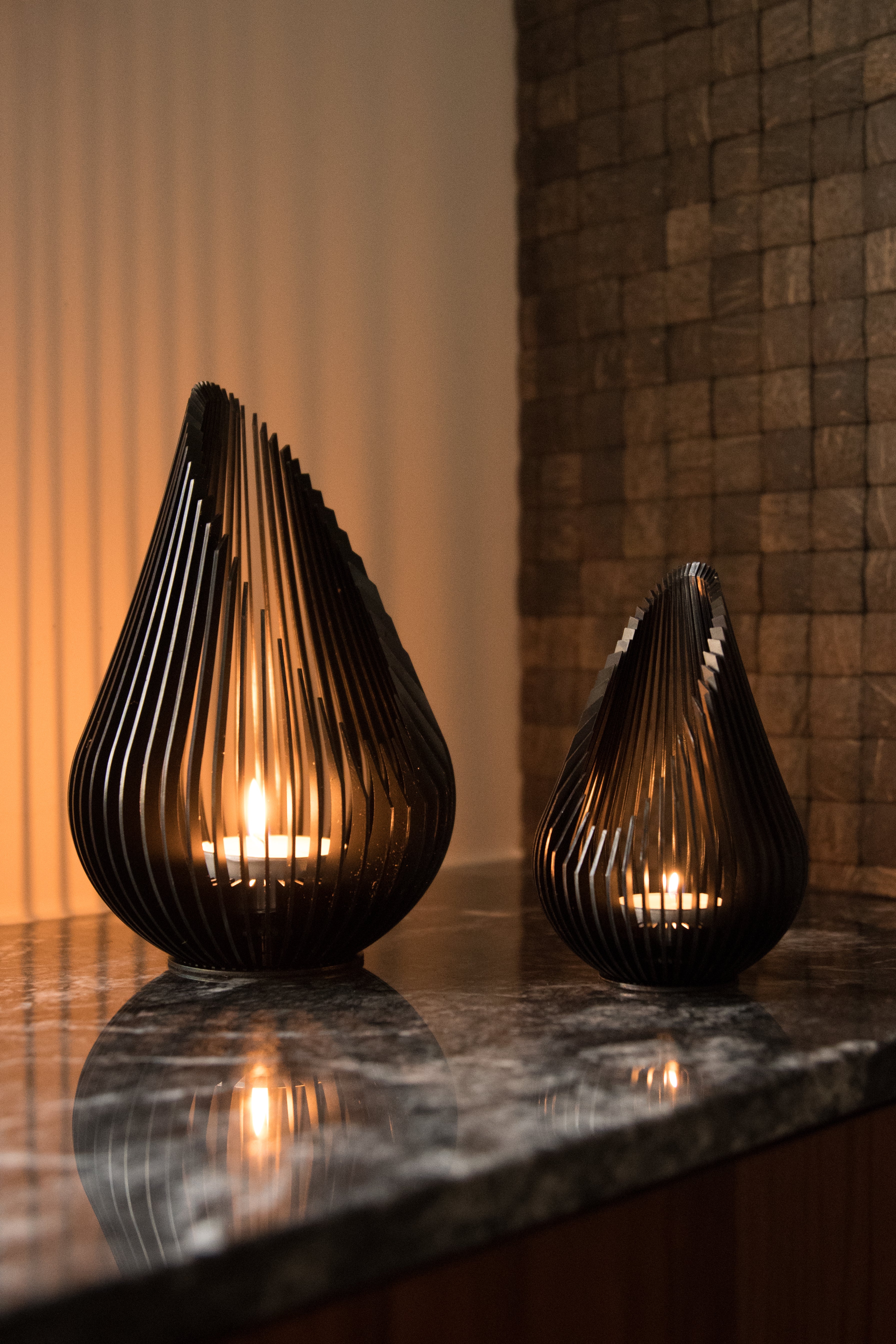 Glowbus Growdrop Blackened Steel - Medium (10cm x 15cm)